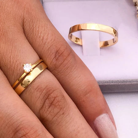 Par de Aliança 4mm Com Anel Luxuoso Inox Pedra De Cristal De Banhado a Ouro + caixinha