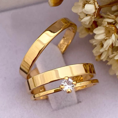 Par de Aliança 4mm Com Anel Luxuoso Inox Pedra De Cristal De Banhado a Ouro + caixinha